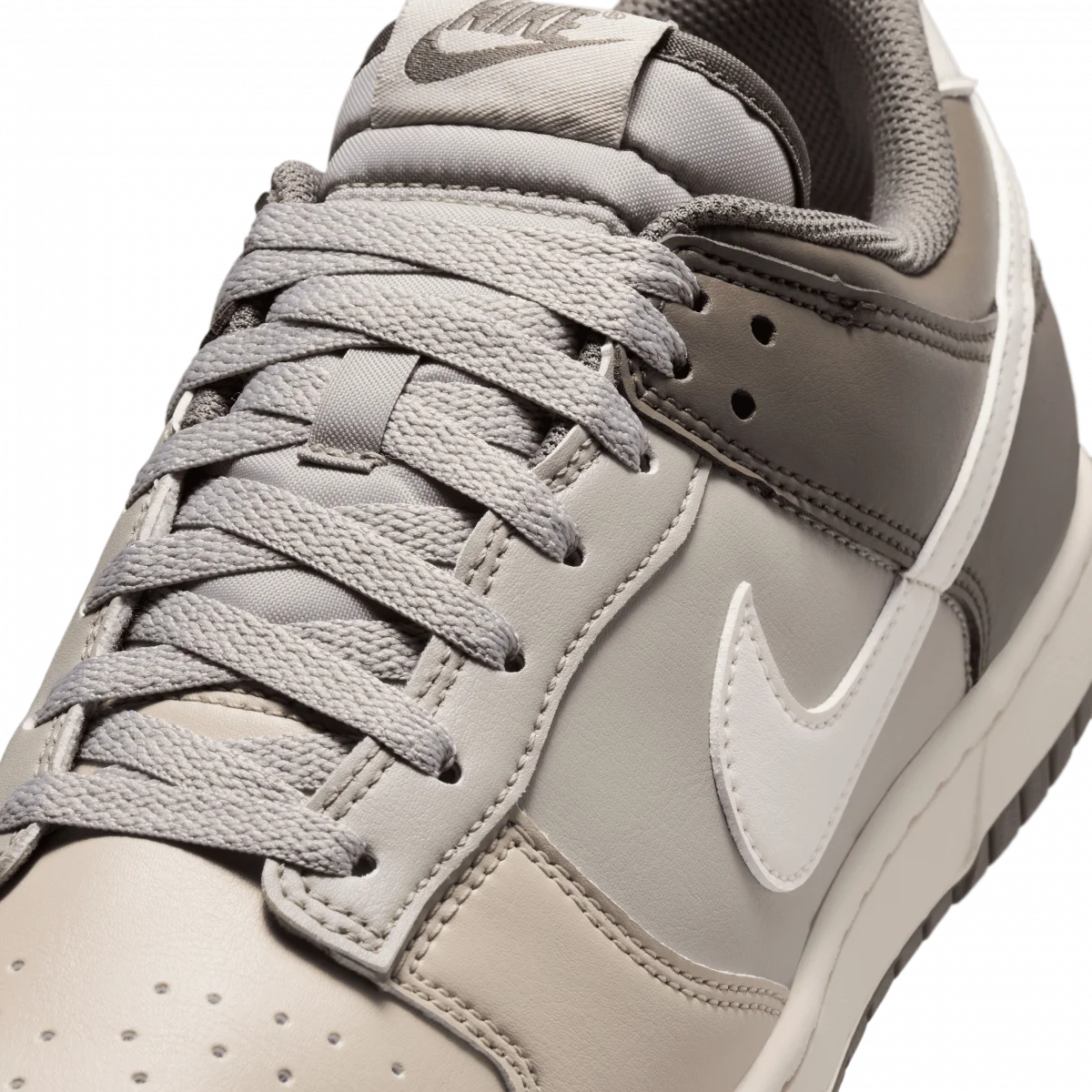 Nike - Nike Dunk Low Retro