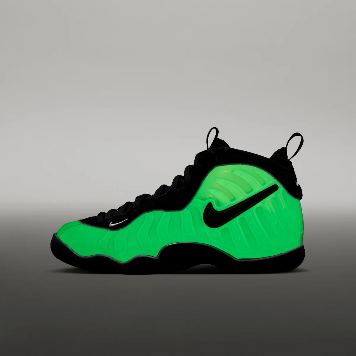 Nike - Nike Calm 2.0