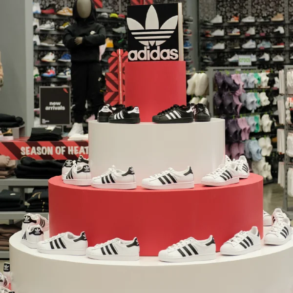 28HolidayHypeContent 01 69c15f4627ae4