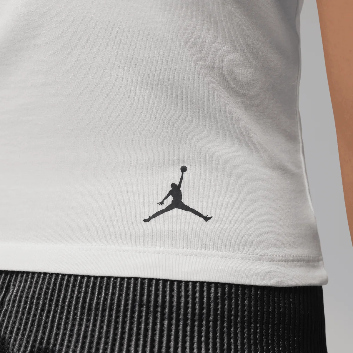 Jordan - Brooklyn Short Sleeve Tmid GFX Tee Fst (W)